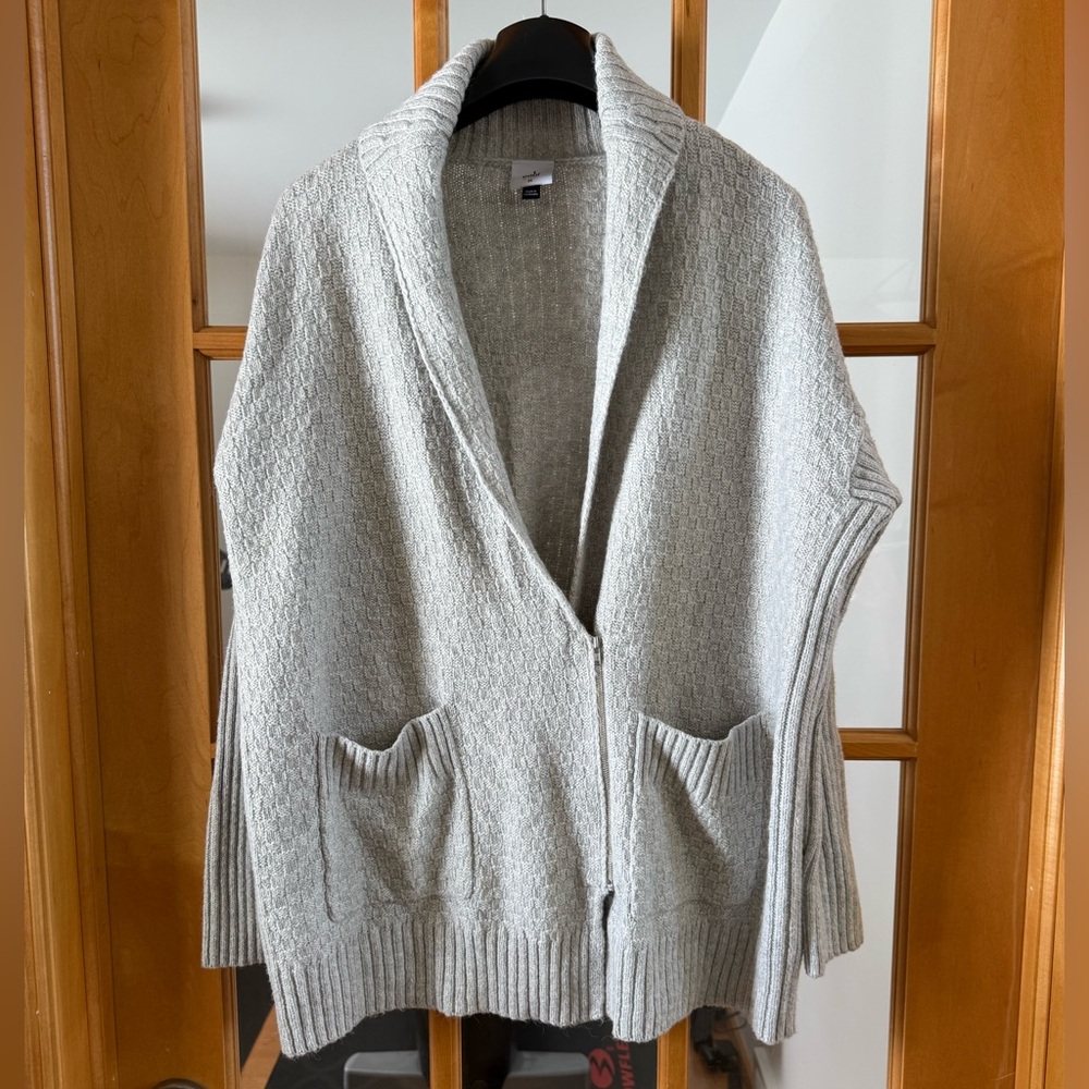 NWOT CAbi  Light Gray Shawl Cardigan with Pockets